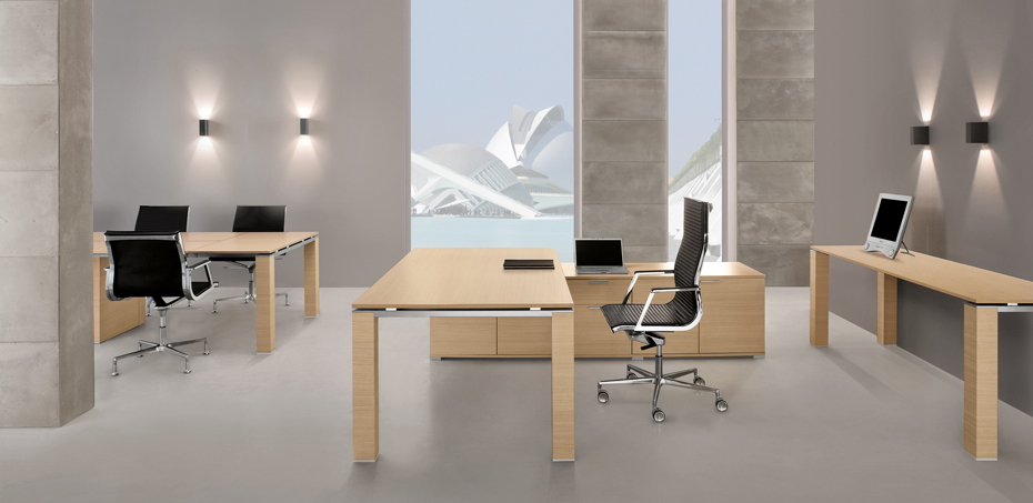Executive Office Desk Jet By Bralco