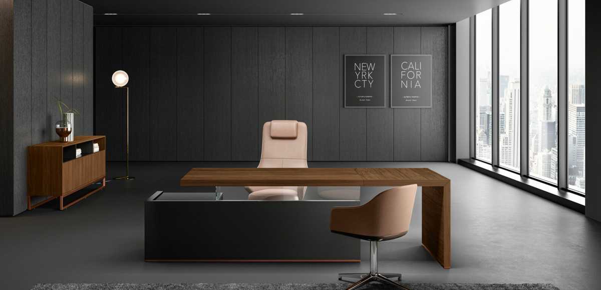 Modern office desk Bold58 by About Office, design Roberto Giacomucci