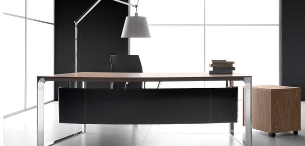 Modern office desk Oyster by Ora Office, design Roberto Danesi